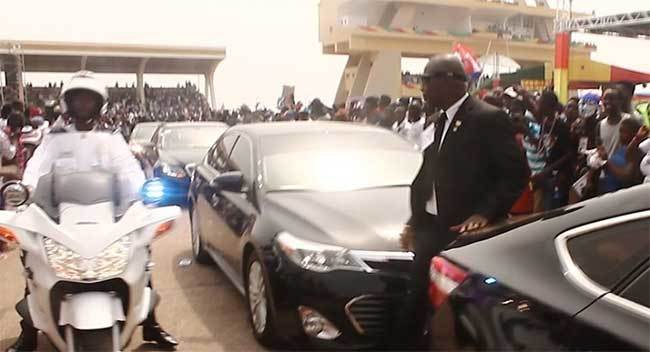 President Akufo-Addo uses his own car as 200 state cars have gone missing