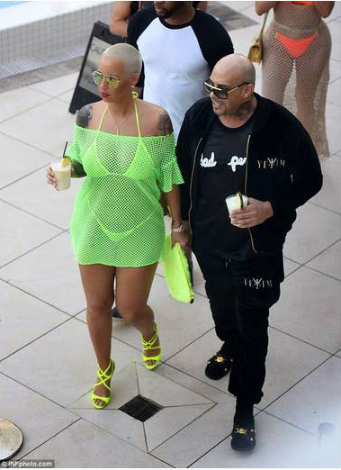 Amber Rose breaking the internet 6