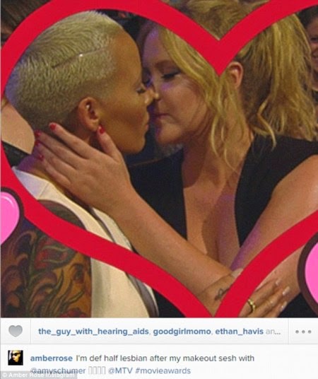 Amber Rose caught in lebian act2