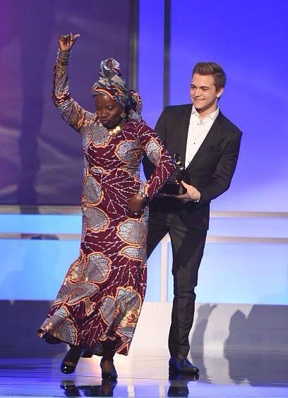 Angelique Kidjo performs at 2015 Grammy Awards