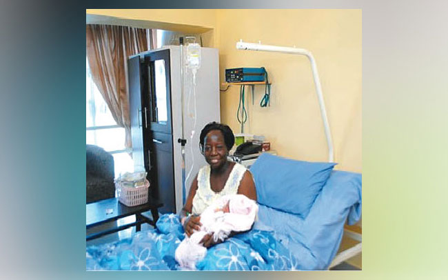 Christy Omolara oldest African mother giving birth. 
