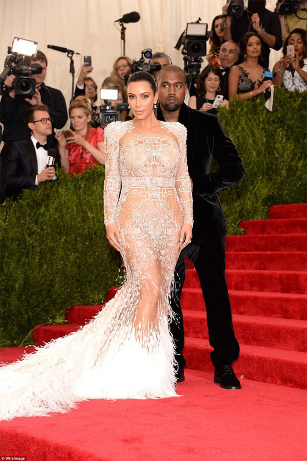 Kim Kardashian at the Met Gala 2015 7