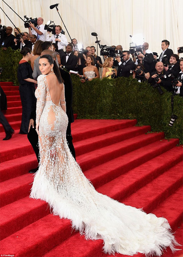 Kim Kardashian at the Met Gala 2015 8