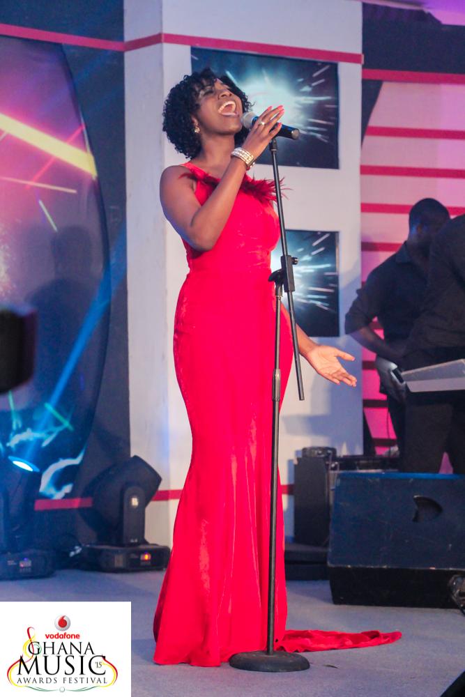 Raquel performing at the Vodafone Ghana Music Industry Awards 2015
