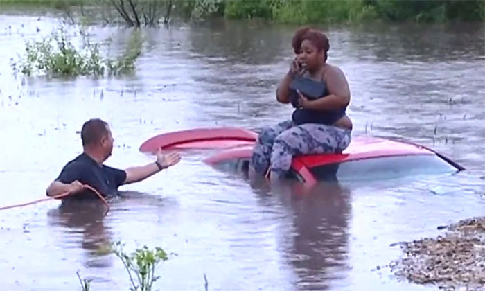 Woman chooses to stay on phone instead of getting help. 