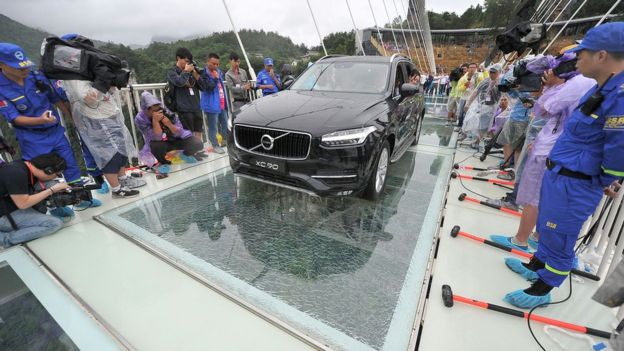 China to open first longest glass bridge 5