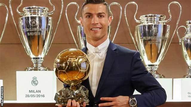 Cristiano Ronaldo wins the Ballon d'Or 2016 for a fourth time. 