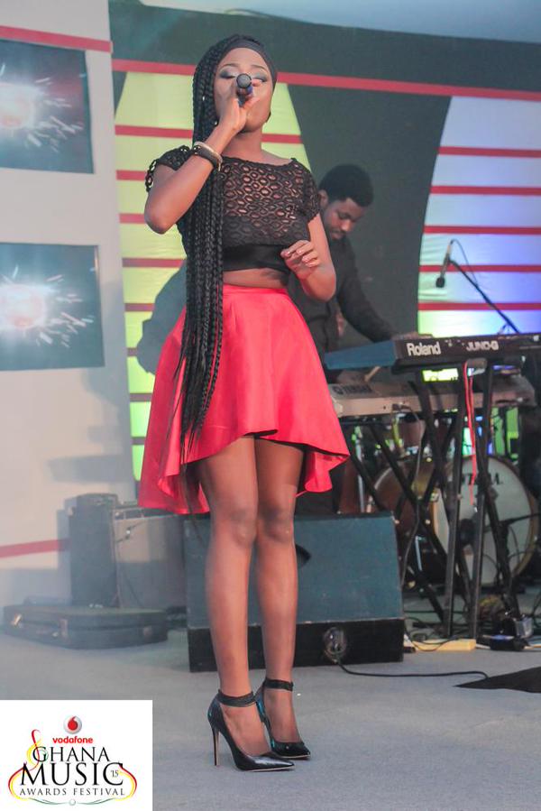 Efya performs at the vodafone Ghana Music Industry Awards 2015