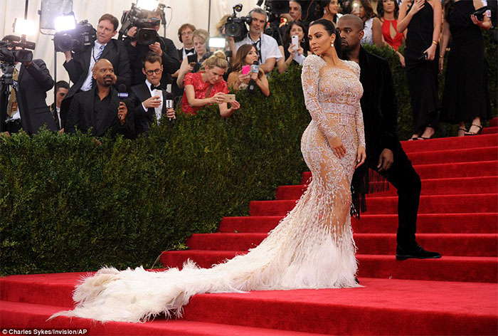 Kim Kardashian at the Met Gala 2015 3