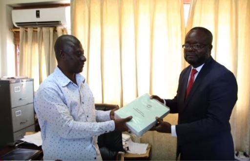 Kofi Akpaloo receives nomination forms