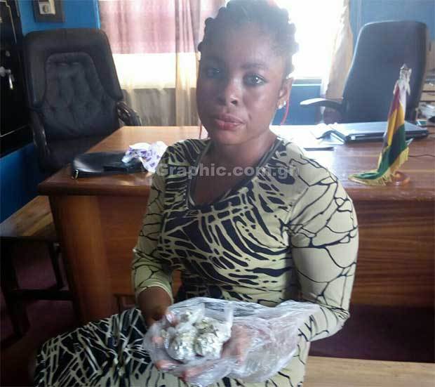 woman arrested for smuggling cocaine into prison 2